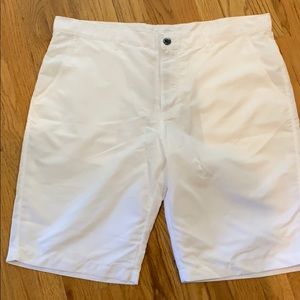 Men’s golf shorts